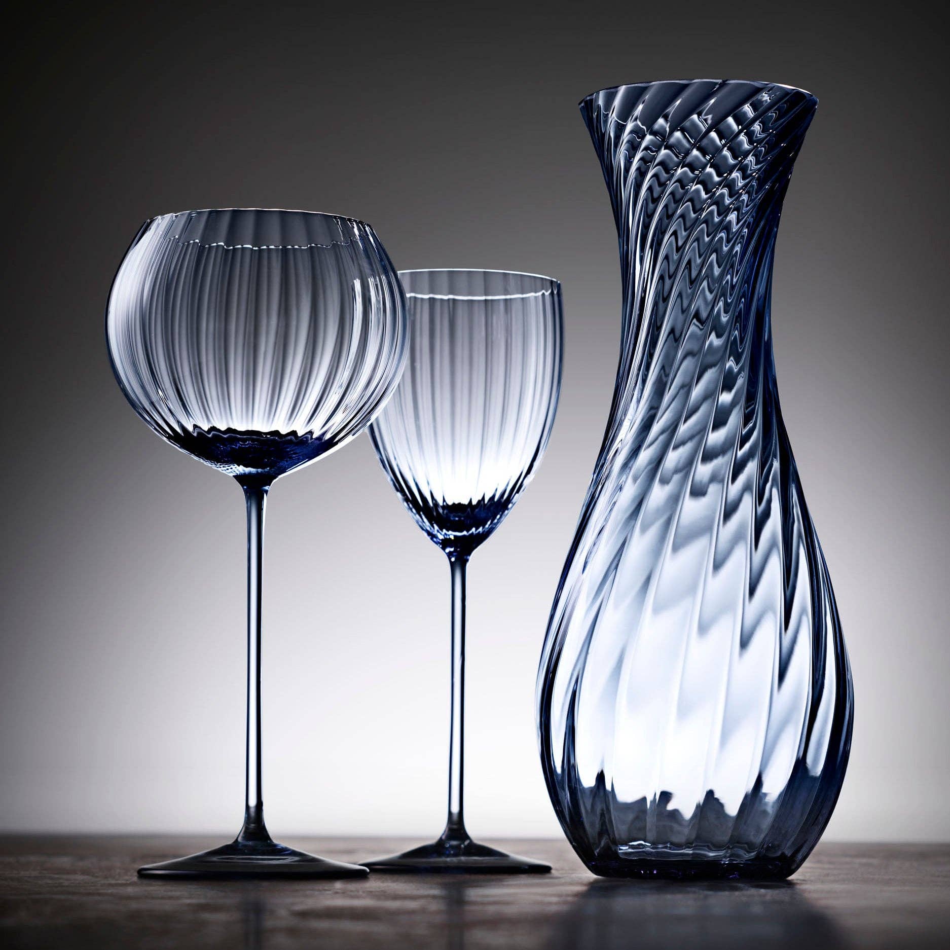 http://www.vividchill.com/cdn/shop/files/quinn-ocean-red-wine-glasses-set2-tabletop-caskata-762861.jpg?v=1699560504