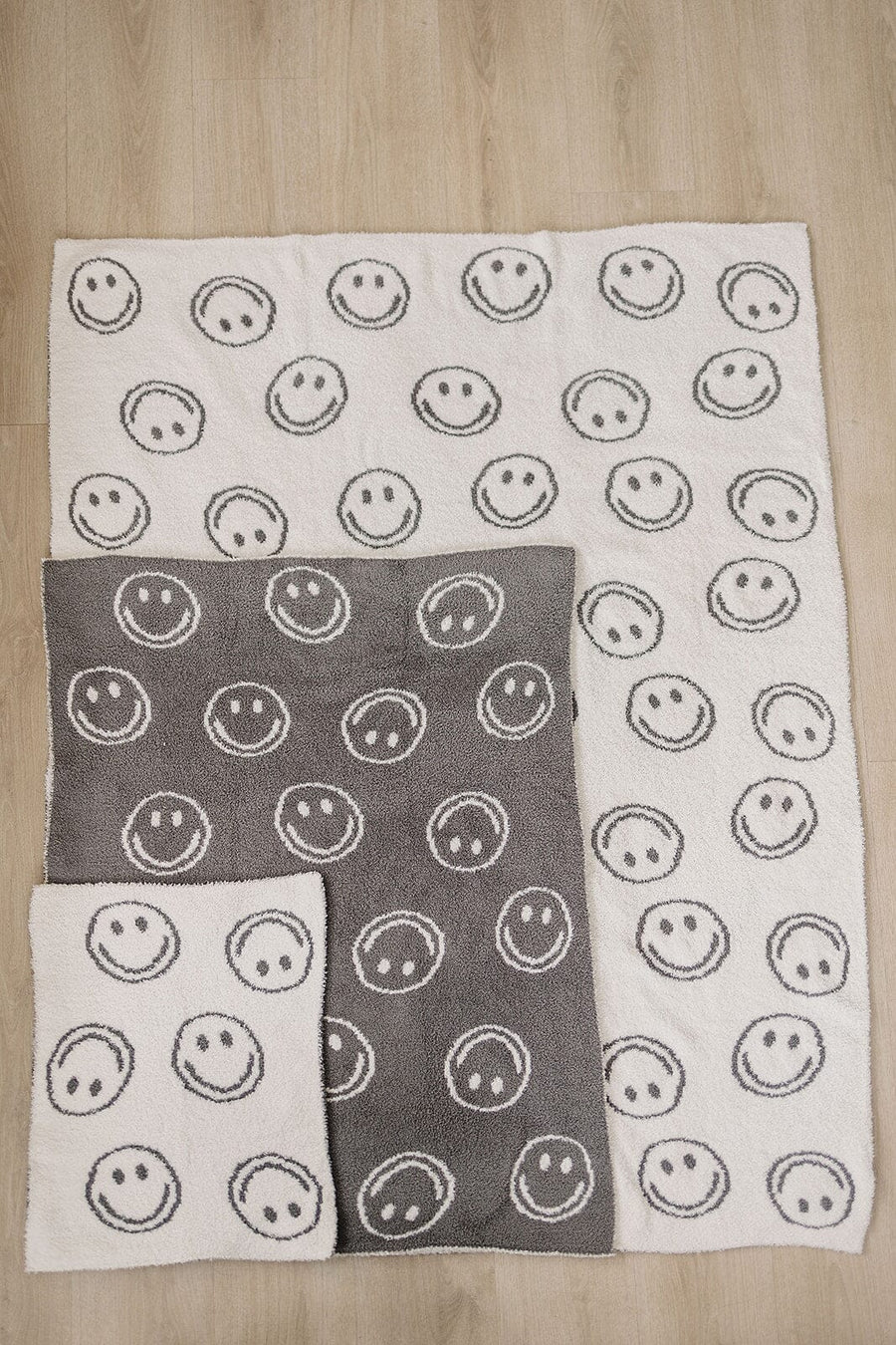 Charcoal Smiley Plush Blanket Mebie Baby 